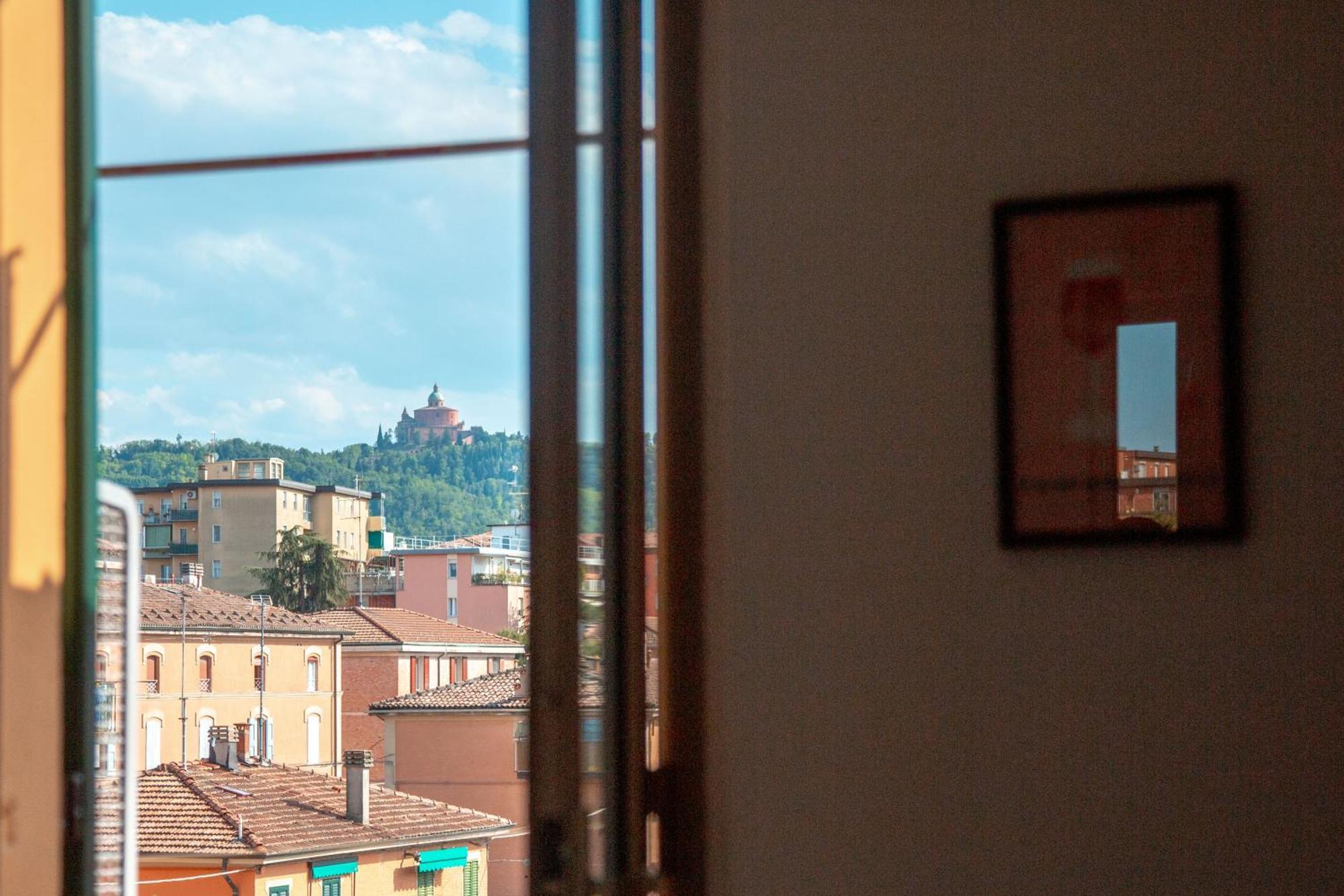 Appartamento Accogliente Con Vista San Luca Bologna Exteriör bild